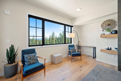 Spacious 3 bed/2 bath Condo! This turnkey, 1470 sq ft, unit is a on Osprey Meadows at Tamarack Resort in Idaho - for sale on GolfHomes.com, golf home, golf lot