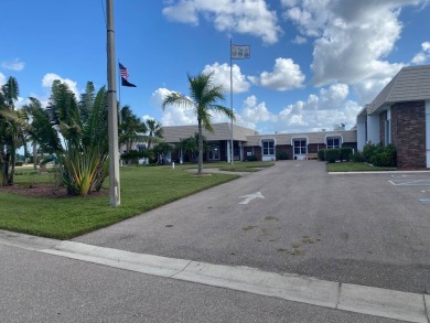 Come checkout this great 2 bedroom 2 bathroom home right by the on Riverbend Golf and Country Club in Florida - for sale on GolfHomes.com, golf home, golf lot