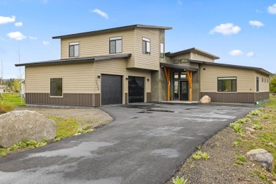 Welcome to your dream retreat-situated just minutes from Payette on McCall Municipal Golf Course in Idaho - for sale on GolfHomes.com, golf home, golf lot