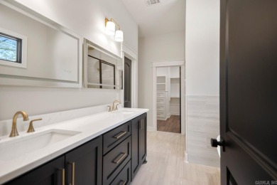 This inviting home is located a 219 Arlington Park Terrace in on Hot Springs Golf and Country Club in Arkansas - for sale on GolfHomes.com, golf home, golf lot