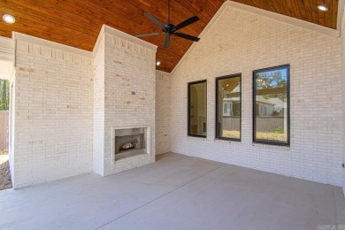 This inviting home is located a 219 Arlington Park Terrace in on Hot Springs Golf and Country Club in Arkansas - for sale on GolfHomes.com, golf home, golf lot