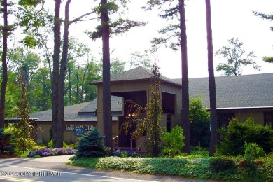 Discover the perfect blend of comfort and charm in this on Lake Naomi Timber Trails Golf Club in Pennsylvania - for sale on GolfHomes.com, golf home, golf lot