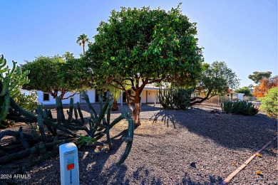 Enjoy retirement in its best! Desirable golf community Sun City on Deer Valley Golf Course in Arizona - for sale on GolfHomes.com, golf home, golf lot