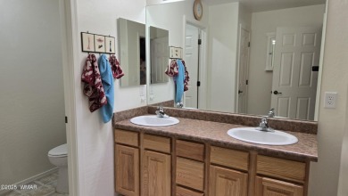 ENJOY THIS GATED COMMUNITY, Detached home 2-story with 1 guest & on Pinetop Lakes Golf and Country Club in Arizona - for sale on GolfHomes.com, golf home, golf lot