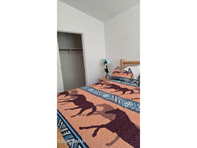 ENJOY THIS GATED COMMUNITY, Detached home 2-story with 1 guest & on Pinetop Lakes Golf and Country Club in Arizona - for sale on GolfHomes.com, golf home, golf lot