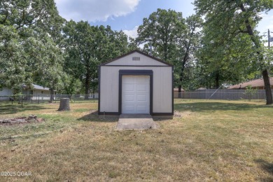Move-in ready and full of charm! This beautifully maintained on Briarbrook Golf Course in Missouri - for sale on GolfHomes.com, golf home, golf lot