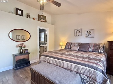 Discover comfort and the convenience of single level living with on Orchard Hills Country Club in Washington - for sale on GolfHomes.com, golf home, golf lot