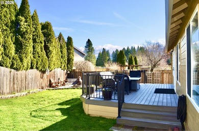 Discover comfort and the convenience of single level living with on Orchard Hills Country Club in Washington - for sale on GolfHomes.com, golf home, golf lot