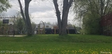 Great Starter Home or Attention Investors, Immediate Potential on The Links At Crystal Lake in Michigan - for sale on GolfHomes.com, golf home, golf lot