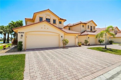 Welcome to this gem in the Fort Myers community Bay Haven in on Kelly Greens Golf and Country Club in Florida - for sale on GolfHomes.com, golf home, golf lot