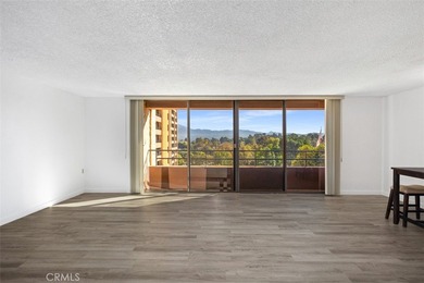 THE LOWEST PRICE *G* UNIT CURRENTLY AVAILABLE AT THE TOWERS on Leisure Village Par 3 Golf Course in California - for sale on GolfHomes.com, golf home, golf lot