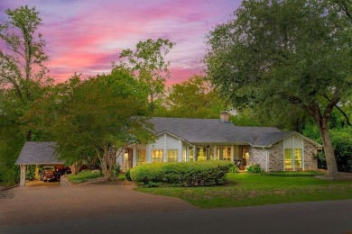 PRICED WELL BELOW APPRAISAL VALUE!! Beautiful 3, 2, 2 plus on Hide-A-Way Lake Golf Course in Texas - for sale on GolfHomes.com, golf home, golf lot