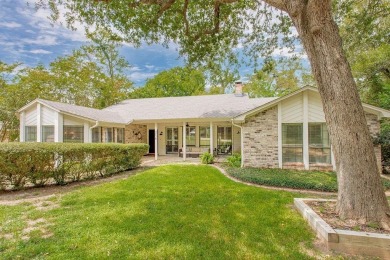 PRICED WELL BELOW APPRAISAL VALUE!! Beautiful 3, 2, 2 plus on Hide-A-Way Lake Golf Course in Texas - for sale on GolfHomes.com, golf home, golf lot