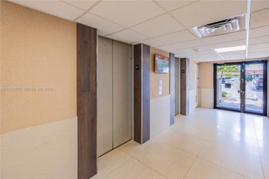 Beautiful 2-bedroom, 2-bath residence on the 8th floor with on Inverrary Country Club in Florida - for sale on GolfHomes.com, golf home, golf lot