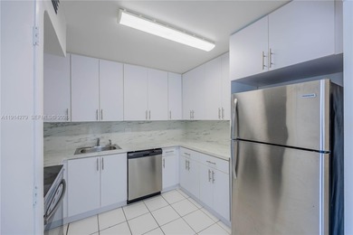 Beautiful 2-bedroom, 2-bath residence on the 8th floor with on Inverrary Country Club in Florida - for sale on GolfHomes.com, golf home, golf lot