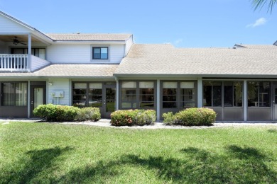 This striking two-bedroom, two-bath plus den Mid-Century design on Heritage Ridge Golf Club in Florida - for sale on GolfHomes.com, golf home, golf lot