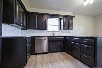 Golf Lover's Dream!
This 3-bedroom, 2-bath home with a 2-car on  in Oklahoma - for sale on GolfHomes.com, golf home, golf lot