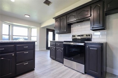 Golf Lover's Dream!
This 3-bedroom, 2-bath home with a 2-car on  in Oklahoma - for sale on GolfHomes.com, golf home, golf lot