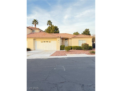 Stunning one story 1600 sqft 2/2 Bed/bath complemented by a on Painted Desert Golf Club in Nevada - for sale on GolfHomes.com, golf home, golf lot