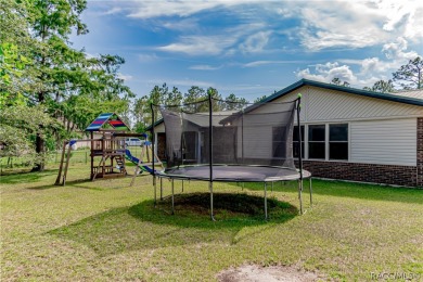 Discover the spacious living and classic charm you've been on Williston Highlands Golf and Country Club in Florida - for sale on GolfHomes.com, golf home, golf lot