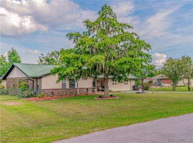 Discover the spacious living and classic charm you've been on Williston Highlands Golf and Country Club in Florida - for sale on GolfHomes.com, golf home, golf lot