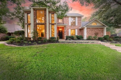 It would be difficult to find a better example of a 4 br, 3 bath on Oakmont Country Club in Texas - for sale on GolfHomes.com, golf home, golf lot