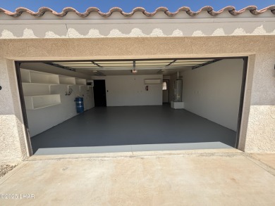 Close to the golf course. This charming home with plenty of on London Bridge Golf Course in Arizona - for sale on GolfHomes.com, golf home, golf lot