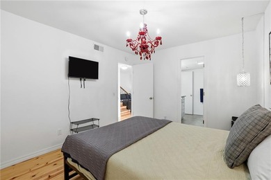 Experience the perfect blend of comfort & convenience in the on Bella Vista Country Club and Golf Course in Arkansas - for sale on GolfHomes.com, golf home, golf lot