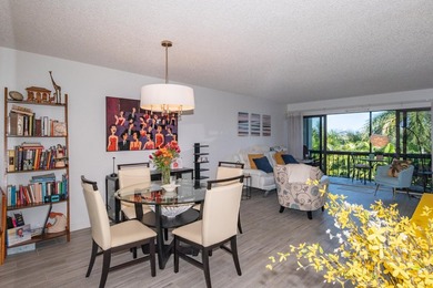Beautifully updated top floor 2 bedrooms 2 baths unit with on The President Country Club in Florida - for sale on GolfHomes.com, golf home, golf lot