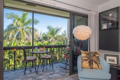 Beautifully updated top floor 2 bedrooms 2 baths unit with on The President Country Club in Florida - for sale on GolfHomes.com, golf home, golf lot