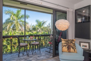 Beautifully updated top floor 2 bedrooms 2 baths unit with on The President Country Club in Florida - for sale on GolfHomes.com, golf home, golf lot