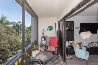 Beautifully updated top floor 2 bedrooms 2 baths unit with on The President Country Club in Florida - for sale on GolfHomes.com, golf home, golf lot