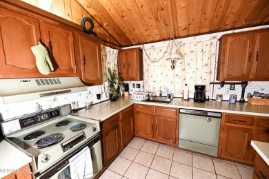 Priced To Sell!Lake Wallenpaupack 3bedroom 2.5 Bath Farmhouse on Paupack Hills Golf and Country Club in Pennsylvania - for sale on GolfHomes.com, golf home, golf lot