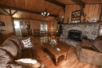 Priced To Sell!Lake Wallenpaupack 3bedroom 2.5 Bath Farmhouse on Paupack Hills Golf and Country Club in Pennsylvania - for sale on GolfHomes.com, golf home, golf lot