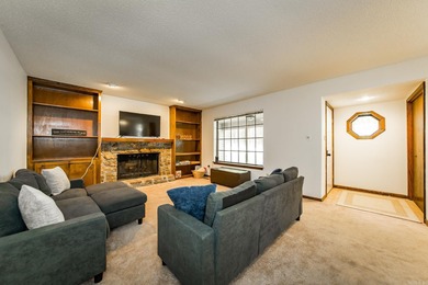 This home is rented and can't be shown until mid november.  This on Mountain Ranch Golf Club in Arkansas - for sale on GolfHomes.com, golf home, golf lot