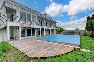 Great opportunity with this 4 bedroom, 3.55 bathroom on Montauk Downs State Park Golf Course in New York - for sale on GolfHomes.com, golf home, golf lot