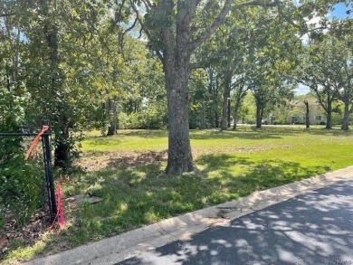 Looking for a great property to build a duplex? Look no further on Oak Meadow Country Club in Missouri - for sale on GolfHomes.com, golf home, golf lot