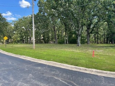 Looking for a great property to build a duplex? Look no further on Oak Meadow Country Club in Missouri - for sale on GolfHomes.com, golf home, golf lot