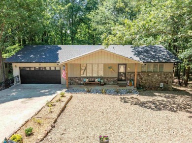 GORGEOUS 4 BED 3 BATH HOME WITH OVER $75,000 IN UPDATES!! on DeSoto Golf Course in Arkansas - for sale on GolfHomes.com, golf home, golf lot