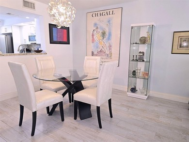 2/2 LUXURY MODEL IN PRESTIGIOUS ARUBA VILLAGE! BLDG HAS NO on Wynmoor Golf Course in Florida - for sale on GolfHomes.com, golf home, golf lot