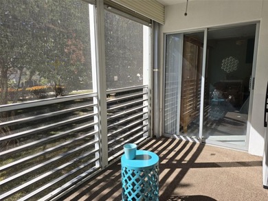 2/2 LUXURY MODEL IN PRESTIGIOUS ARUBA VILLAGE! BLDG HAS NO on Wynmoor Golf Course in Florida - for sale on GolfHomes.com, golf home, golf lot