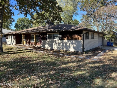 Golf Course living at it finest. Split 3 bdm w/ 2 remodeled on Briarbrook Golf Course in Missouri - for sale on GolfHomes.com, golf home, golf lot