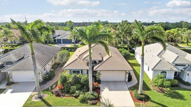 Enjoy the golf club community lifestyle in this beautifully on Hobe Sound Golf Club in Florida - for sale on GolfHomes.com, golf home, golf lot