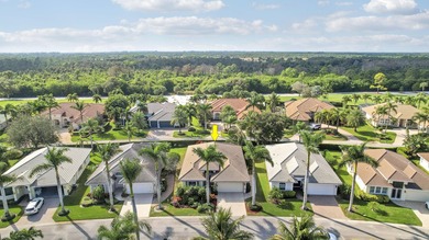 Enjoy the golf club community lifestyle in this beautifully on Hobe Sound Golf Club in Florida - for sale on GolfHomes.com, golf home, golf lot