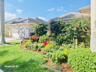 Your chance to live in one of the only small beach towns left in on Hobe Sound Golf Club in Florida - for sale on GolfHomes.com, golf home, golf lot