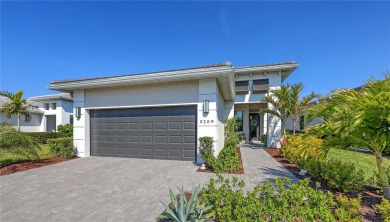 Discover the perfect blend of luxury and comfort in this on Lakewood National Golf Club in Florida - for sale on GolfHomes.com, golf home, golf lot