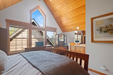 Charming chalet located on the 14th fairway in one of Central on Eagle Crest Golf Resort - Ridge Course in Oregon - for sale on GolfHomes.com, golf home, golf lot