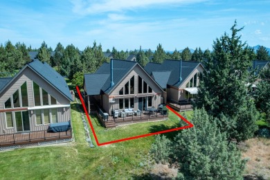 Charming chalet located on the 14th fairway in one of Central on Eagle Crest Golf Resort - Ridge Course in Oregon - for sale on GolfHomes.com, golf home, golf lot