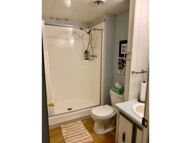 Price reduced, motivated seller. This 2-bedroom, 2-bath mobile on Plantation Golf Club in Florida - for sale on GolfHomes.com, golf home, golf lot