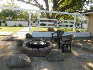 This beautifully maintained 5-bed, 4-bath ranch-style home on Pampa Country Club in Texas - for sale on GolfHomes.com, golf home, golf lot